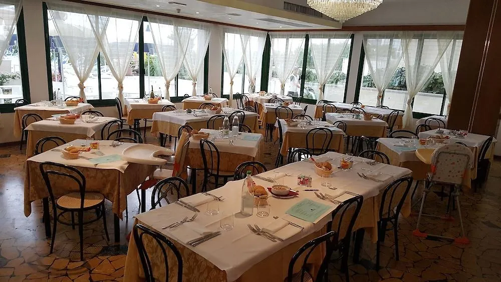 Hotel Florida ليدو دي يسولو 4*,  إيطاليا
